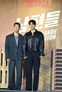 [포토] 진선규-공명 ‘포즈 취하는 남편들’