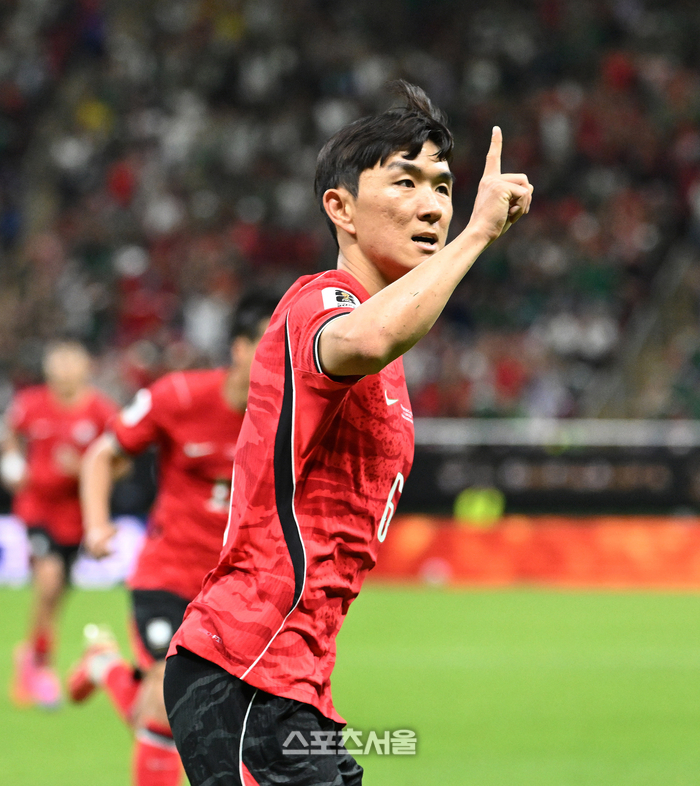 황인범 “나를 더 신경 써야 할 것”…멕시코전 앞둔 홍명보호, ‘FC 온라인’서 완성된 축구 팬의 몰입 [SS포커스]