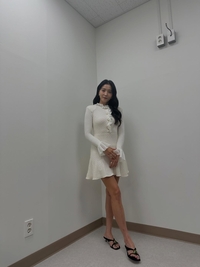 “45세 애엄마 맞아?” 오윤아, 초미니 원피스 입고 뽐낸 ‘레전드 각선미’
