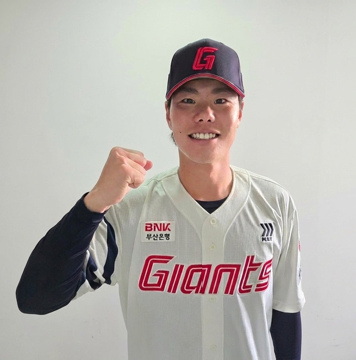 롯데, 마침내 결단 내렸다! 亞쿼터 교체 ‘승부수’→‘최고 시속 153㎞’ 이이무라 쇼타 영입 [SS시선집중]