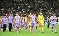 [포토]패배에 아쉬워하는 축구대표팀