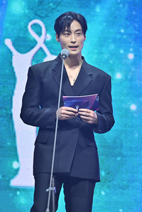[포토] 수상자 발표하는 대세 배우 허남준