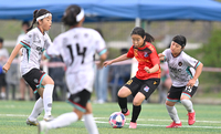[포토] 전북풋볼WFC 이소희 ‘수비 피해 날카로운 패스’