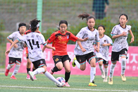 [포토] 수비 몰고 다니는 전북풋볼WFC 이소희