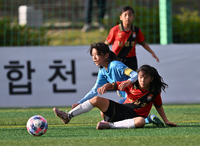 [포토] 성소윤-한수아 ‘치열한 볼다툼’