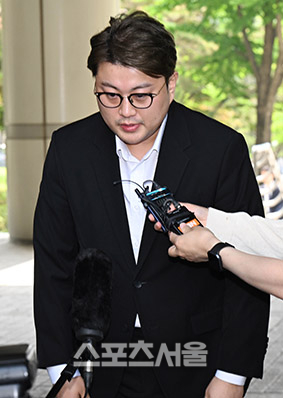 11월 출소라더니…김호중 가석방 음주 뺑소니 , 30일 출소