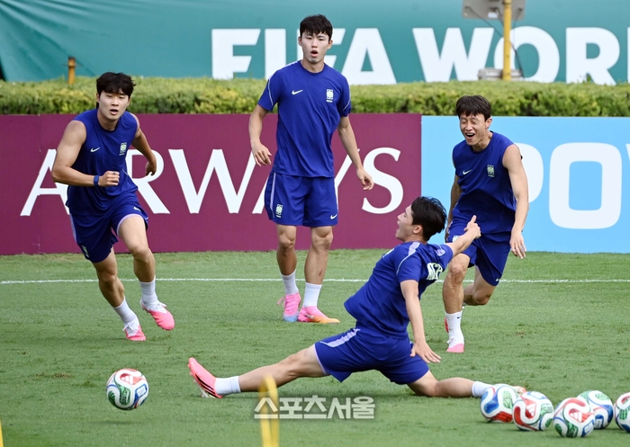 [포토]32강을 진출 위한 마지막 경기 앞둔 대표팀