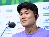 [포토]미소 지으며 답하는 김민재
