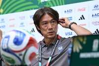 [포토]남아공전 기자회견 나선 홍명보 감독