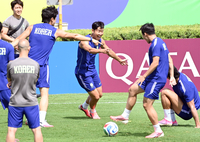 [포토]손흥민, 훈련은 신나게!