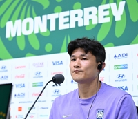 [포토]남아공전 공식 기자회견 하는 김민재