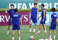 [포토]손흥민, 이기혁 분노에 그저 웃음이...