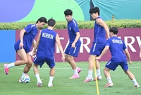 [포토]론도 훈련 하는 조규성-이기혁-김태현