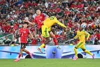 [포토]공중볼 다투는 김민재