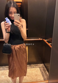 김민하, 엘리베이터 셀카 공개…‘뼈말라’ 근황에 시선 집중