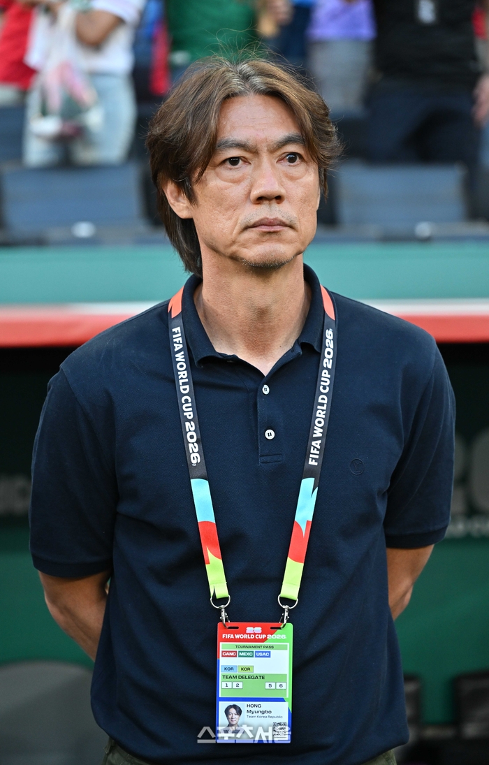 [속보]홍명보, 아시안컵까지 지휘 안 한다…전격 사퇴 선언
