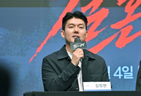 [포토] 답변하는 ‘결혼의 완성’ 김정현 감독