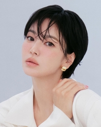 ‘소속사 떠나 홀로서기’ 송혜교, 15년째 조용한 선행…독립운동 안내서 또 1만부 기증