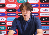 “할 말 있다”던 홍명보, 돌연 LA로…내분설 부인했지만 후폭풍 계속