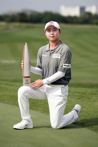 “한 시즌 최다승 경신 가능하죠!” 벌써 4승 김효주 자신감에 어메이징크리도 함박웃음