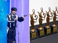“혼자 4개 싹쓸이” 이찬원, 트로피 늘어놓으니 ‘입이 떡’…역대급 인증샷