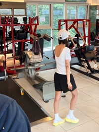 “괜찮아요?” 신지, 몰라보게 야윈 뒤태…43kg 만든 기적의 다이어트