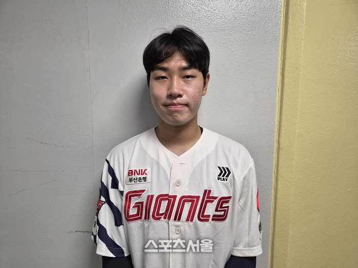 롯데 선발진 ‘미래’가 큰다…1라운더 신동건, 불펜→선발 전환 “많이 던져도 구속 안 떨어져요” [SS잠실in]