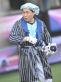 눈 둘 곳 없지만…즐거웠으면 됐다! 마지막 잠실 올스타전 장식한 “자려고 누웠는데 양의지~” [SS잠실in]