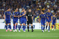 선수와 충돌 ‘전·후반 일관성 없는’ 판정? “규칙대로 했다” 논란 커진 현대가 더비…울산 “심판위에 설명 요구 공문 보낼 것” [SS포커스]