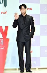 [포토]손인사 건네는 양세종