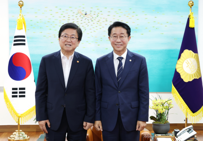 조정식 국회의장, 최교진 교육부 장관 접견... “‘가짜와 혐오’ 아닌 ‘진실과 상생’의 교육문화 만들어야”