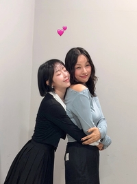 “행복해 죽는 줄”... 예원, ‘성덕’ 인증하며 이효리와의 백허그 샷 공개