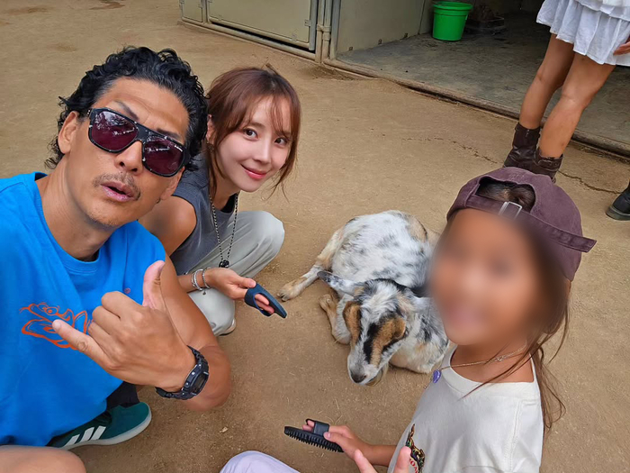 ‘56세 슈퍼대디’... god 박준형, ♥승무원 아내와 美 가족 여행