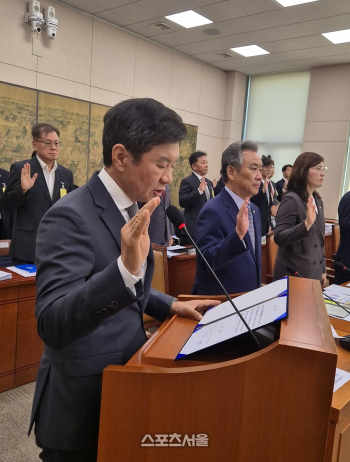 [속보]‘홍명보 참석 예고’ 문체위 축구협 청문회 갑작스럽게 잠정 연기…“이달 내엔 한다”