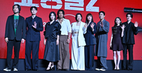 [포토] 포즈 취하는 ‘킬러들의 쇼핑몰2’ 감독과 킬러들