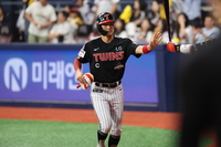 ‘4시간의 대혈투’ LG, 드디어 후반기 첫 승! 연패 ‘8’에서 종료…타선 ‘대폭발’ [SS대전in]