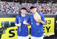 강백호 응원에 약속 지킨 ‘제우스’…‘구마유시’와 만든 한화 승리 릴레이 [SS시선집중]