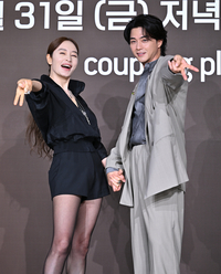 [포토] 김혜수-김지훈 ‘트랜디한 포즈’
