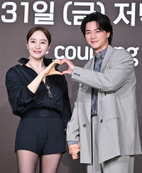 [포토] 김혜수-김지훈, 손 꼬옥 잡고 하트