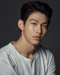 ‘헤어진 연인에 흉기 협박’ UN 최정원, 법정행 면했다