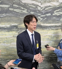 ‘집 근처 1400만원’ 뜯어보니…홍명보 법카, 23개월 하루평균 2만원