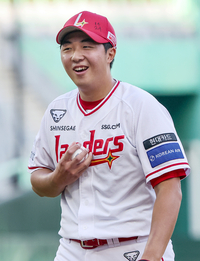 팔승조 선배들도 ‘막둥이 2G 연속 QS’ 절대 지켜! 루키 김민준이 미래를 쓱 밝혀주네! “홈팬 앞에서 선발 가치 증명했다” [SS문학in]