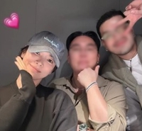 “또 남사친?” 송혜교, 훈남 둘과 다정한 근황...하트 ‘뿅뿅’