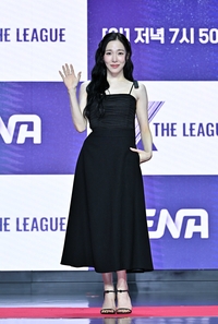 [포토]손인사 건네는 티파니 영