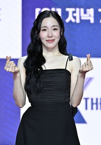 [포토]하트 만들어 보이는 티파니 영