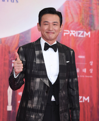 “스킨십 없었다” 보도에 직접 반박…황정민 폭로 여성 “첫 만남부터 있었다” 주장