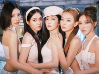 긴 공백을 깨고 돌아온 레드벨벳, ‘서머퀸’ 왕관 되찾을까 [SS뮤직]