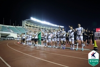 후반기 3승1무 ‘11골’…포백 전환하고 ‘공격+도파민’ 축구, 선두권 균열 일으킨 ‘도균볼’ 서울이랜드