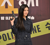 [포토] 정은채 ‘총 들고 레이저 눈빛’