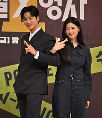 [포토] 안보현, 정은채 ‘재벌X형사’ 기대해 주세요